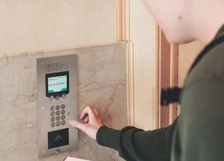 Notre zone d'activité pour ce service Ascensoriste pour rénovation d’un monte-charge ancien dans un immeuble tertiaire avec expertise technique à